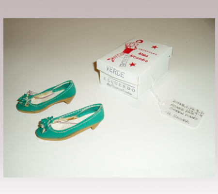 Hanni Sager, Miniature Shoes (green)
